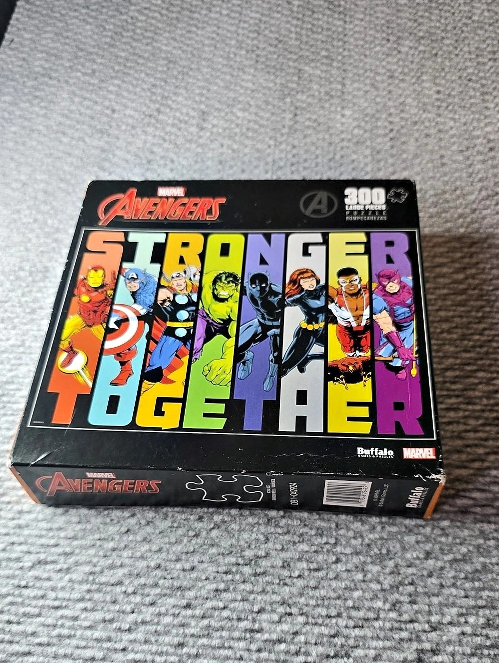 Buffalo Marvel Avengers Stronger Together 300-Piece Puzzle